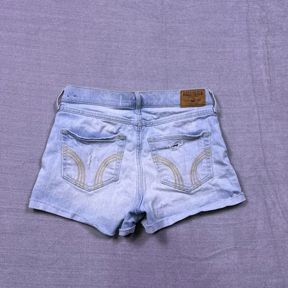 Hollister California‎ Womens Light Wash Distressed Denim Shorts Size 27